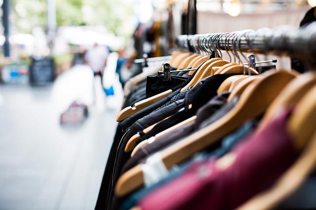 Dicas para comprar no atacado de roupas femininas